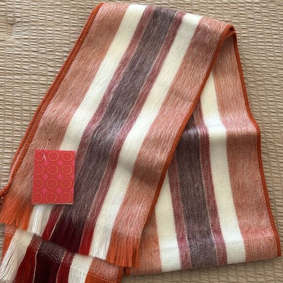 Beautiful alpaca scarf from Ecuador so soft and warm! - Picture 10 of 11